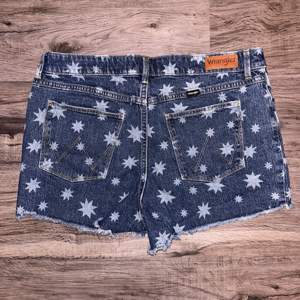 Wrangler Denim Shorts Star Print High Rise Cut Off Jean Shorts‎ - Picture 2 of 6
